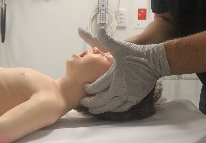 Resuscitation airway manoeuvre child 2